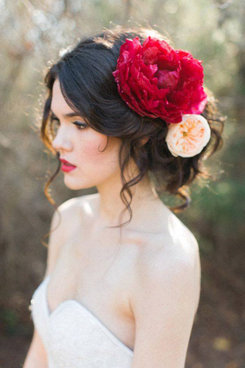 Description: Muôn kiểu tóc cô dâu cài hoa trong mùa cưới lãng mạn - 5
