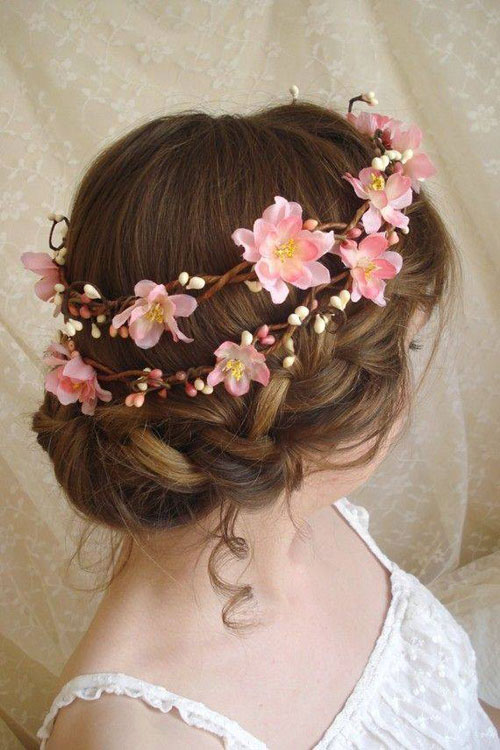 Description: Muôn kiểu tóc cô dâu cài hoa trong mùa cưới lãng mạn - 6