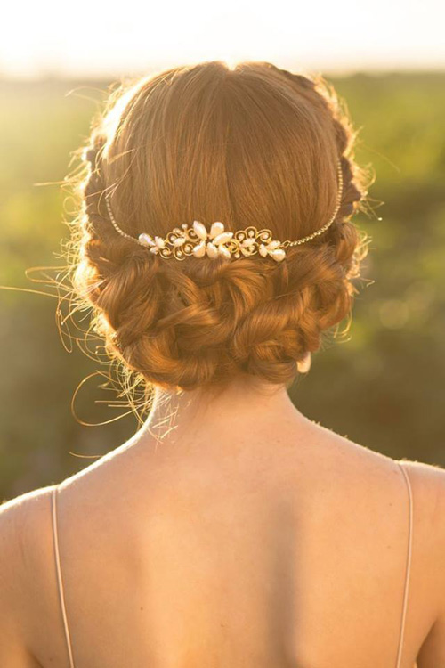 Description: Muôn kiểu tóc cô dâu cài hoa trong mùa cưới lãng mạn - 7
