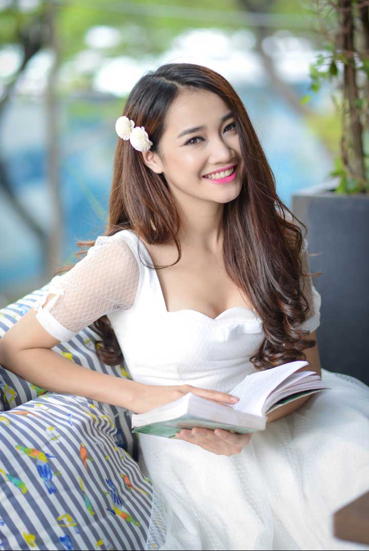 5 sao Việt nữ tính với tóc dài, trẻ trung khi để tóc ngang vai - 9